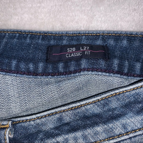 Woman’s Stylish Outfit - Picture 7 of 15